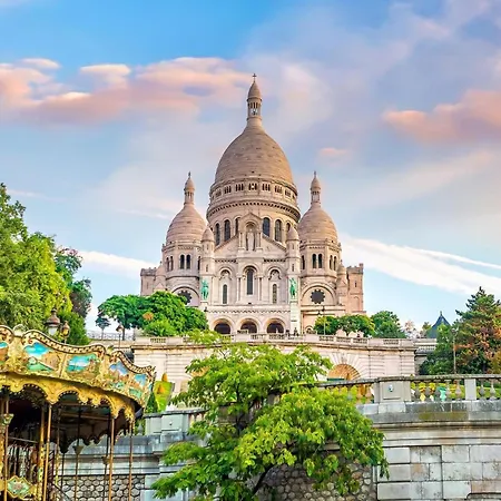 Parisian Hideaway - Heart Of Montmartre, Abbesses Parijs