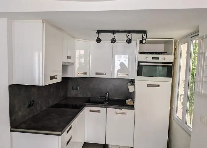 Parisian Hideaway - Heart Of Montmartre, Abbesses *