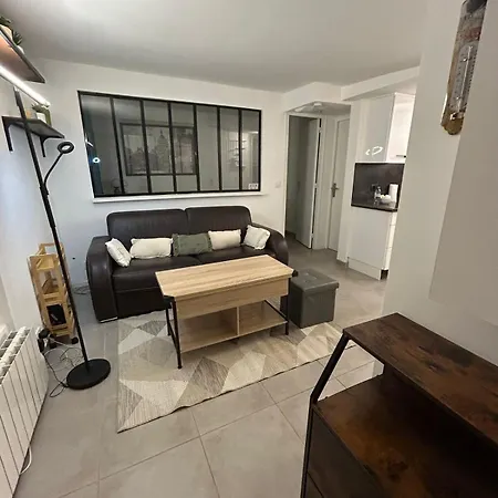 Parisian Hideaway - Heart Of Montmartre, Abbesses Paříž