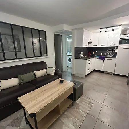 Parisian Hideaway - Heart Of Montmartre, Abbesses Apartmán